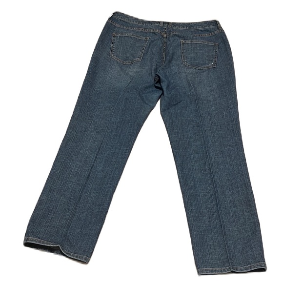 Chico’s Platinum, 76% Cotton, 5-Pocket, Distressed, Straight Leg Jeans, Size 3 - Picture 4 of 14